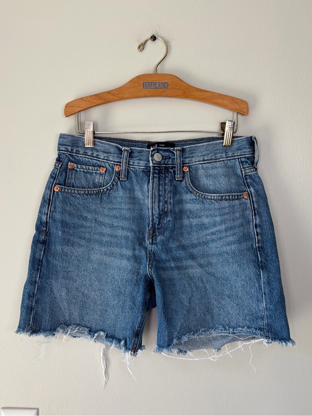 GAP Denim Medium Wash Boyfriend Fit Cut Off Jean Shorts Festival Casual Relaxed